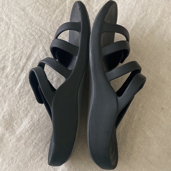 Aetrex Shoes - Aetrex Jersey Sport Slide, black, size 7 women’s, pre-owned, good condition!